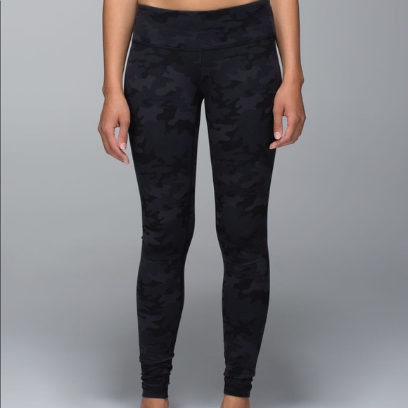lululemon athletica Pants - LULULEMON Black & Gray Camo Wunder Under Leggings